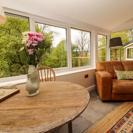 Kirkland Howe * Frizington